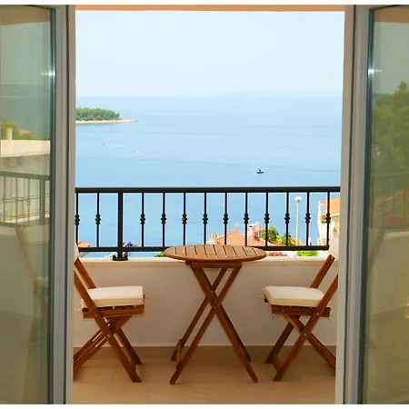 Makelja Apartman *